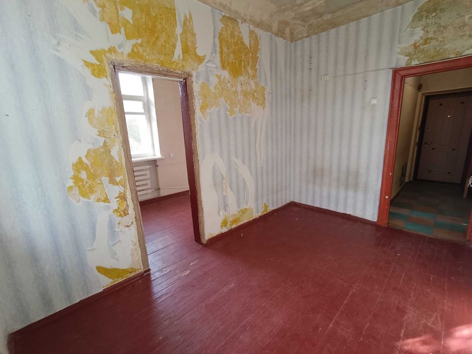 Продам квартиру під ваш ремонт на 12 кварталі/ Краснопільська