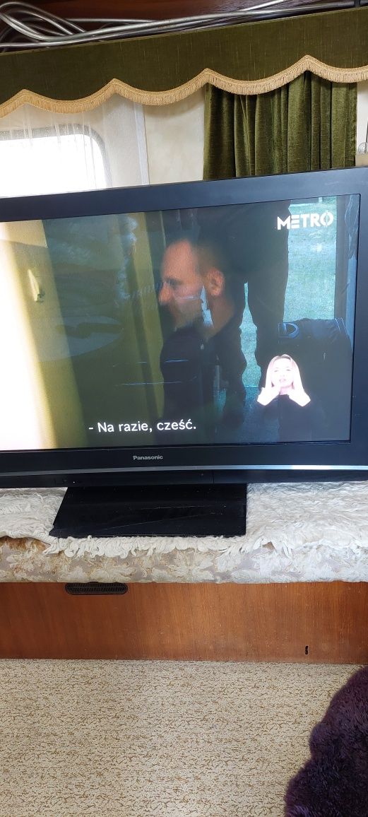 sprzedam telewizor PANASONIC  TH-42PV8PA O PRZEKATNEJ 120CM
