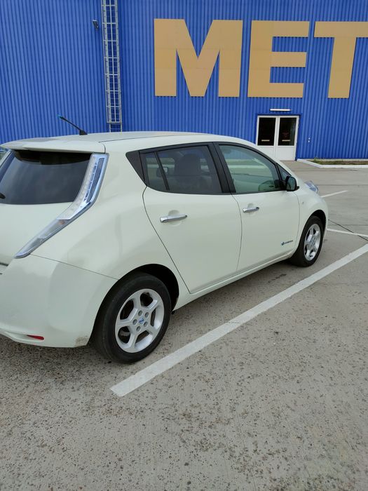 Nissan leaf 2012