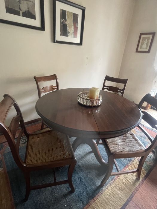 Mesa e 6 cadeiras