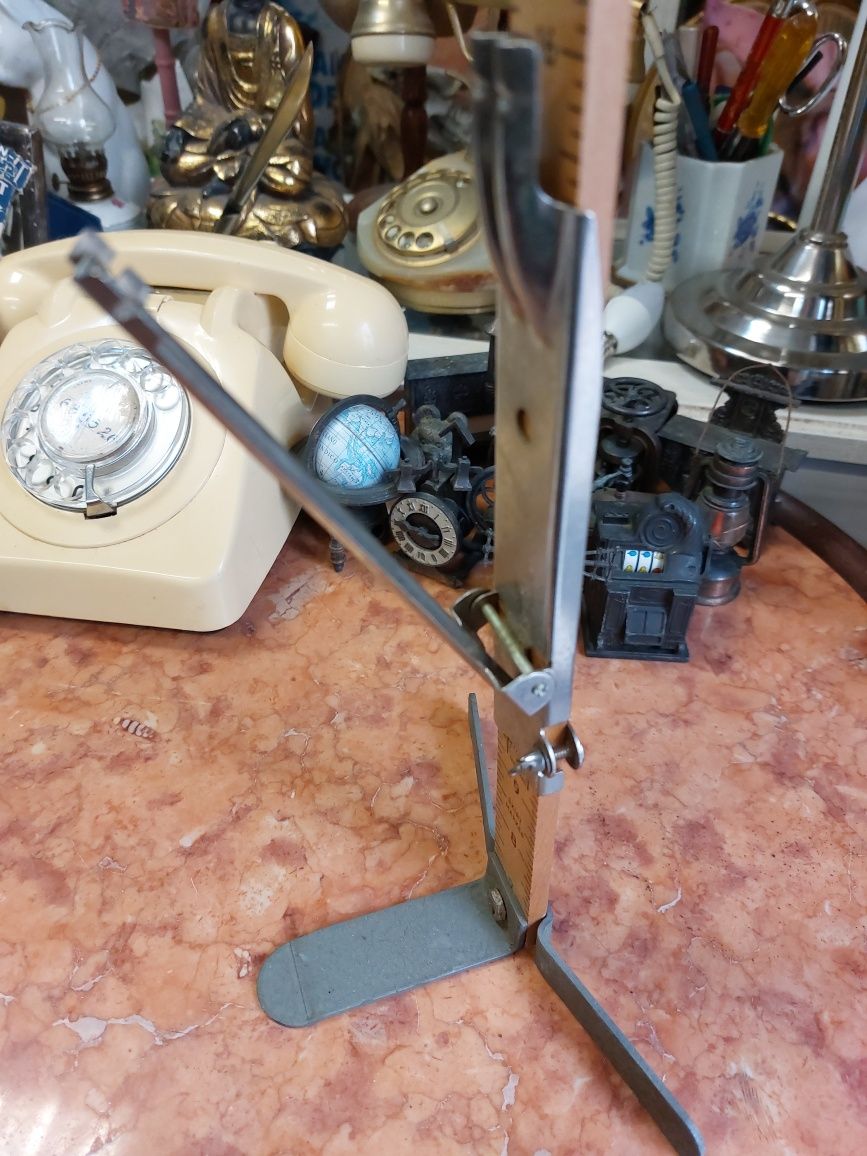 Medidor de bainha vintage, em caixa original 

Régua em madeira e