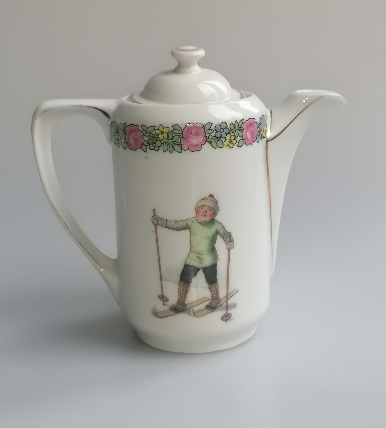 Stary dzbaneczek porcelanowy