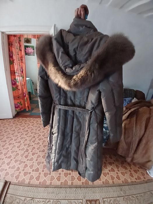 Пальто зимове з хутром песця