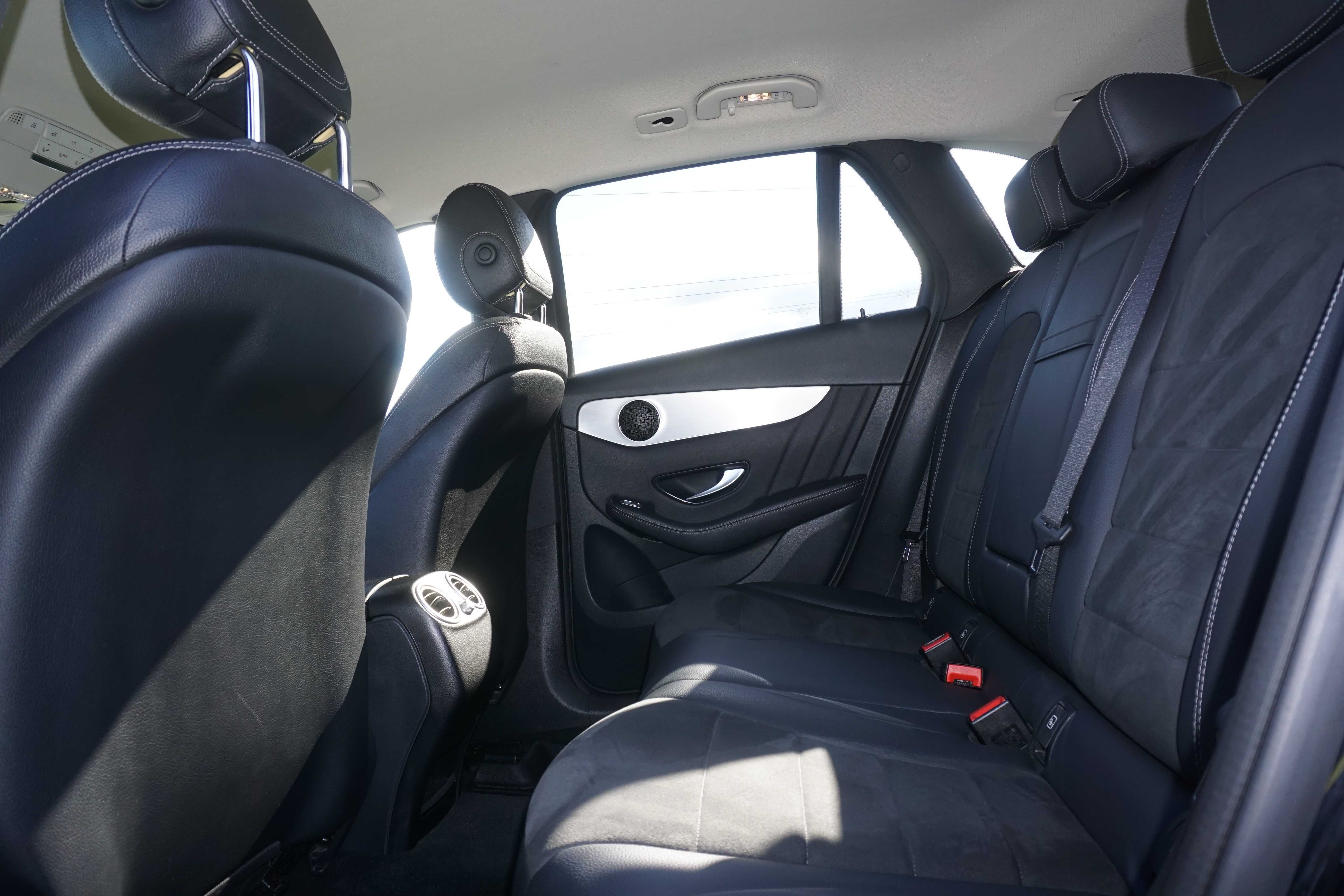 Mercedes GLC 220d 4Matic, garażowany niski przebieg