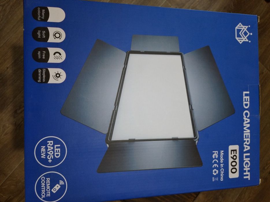 Відеосвітло Е 900