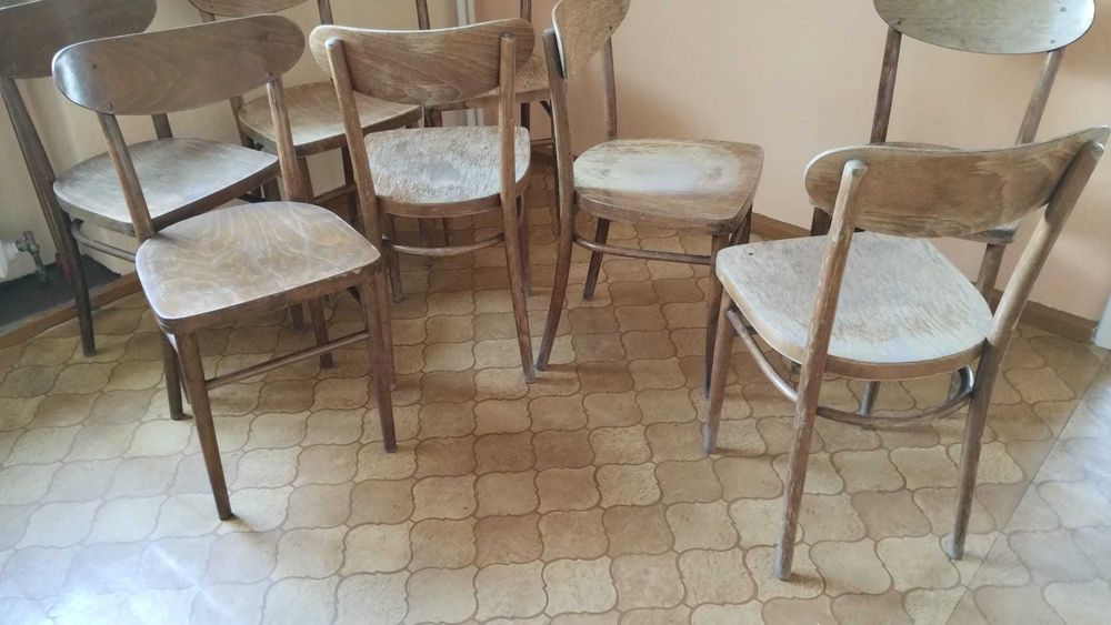 Stare drewniane krzesła 8 sztuk gięte drewno Fameg Radomsko PRL