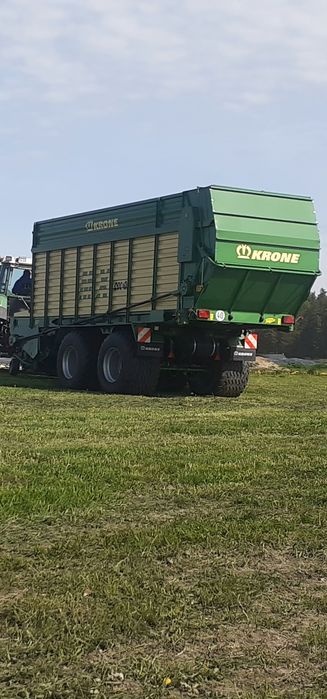 Przyczepa samozbierająca Krone MX350 GD