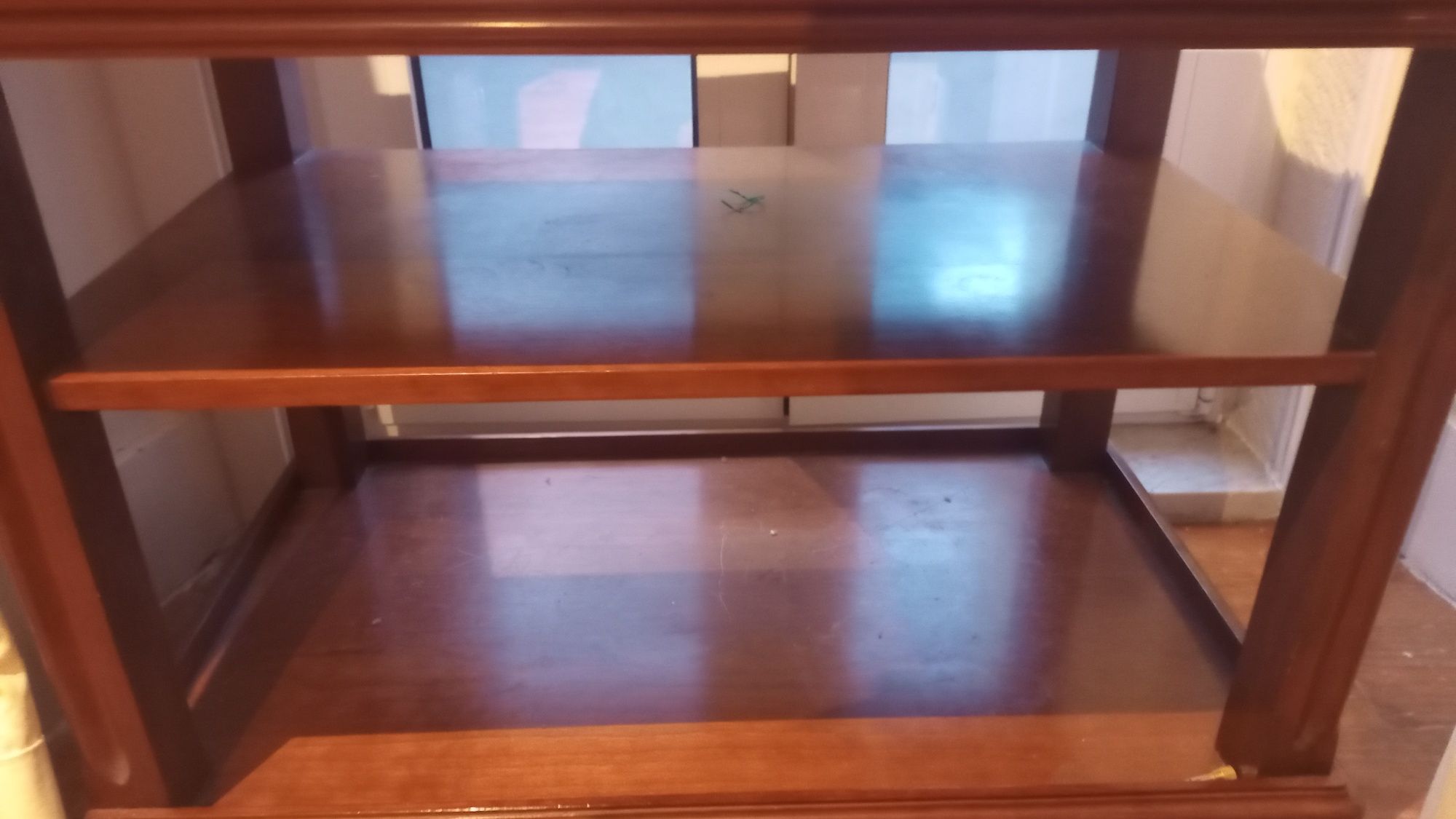 Mesa para Televisão - Cerejeira Maciça - De Qualidade