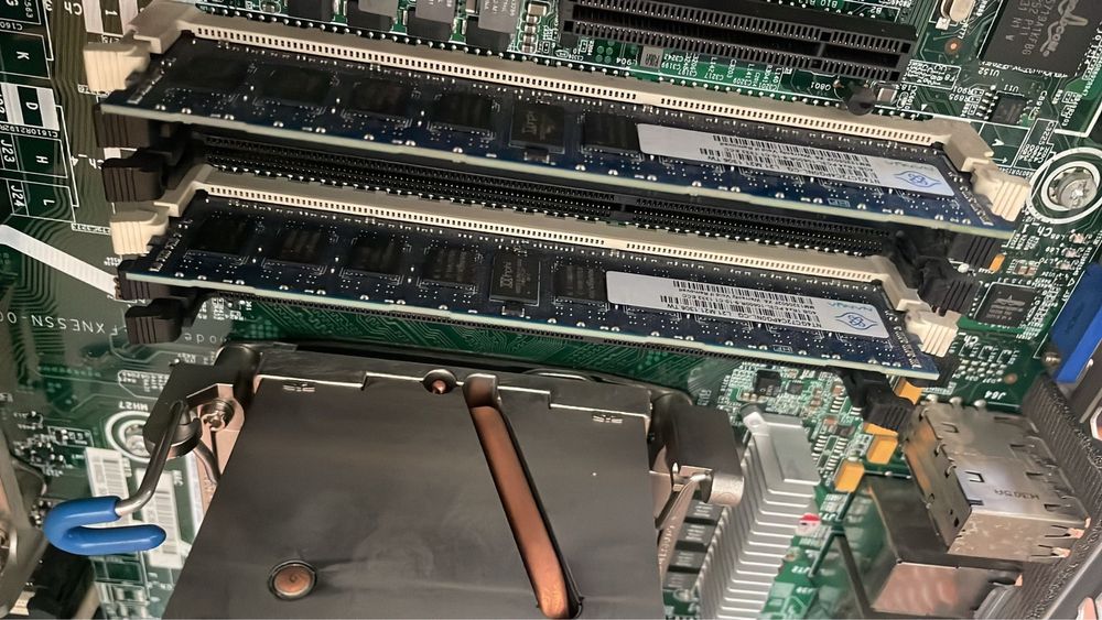 Servidor HP proliant ml350p gen8