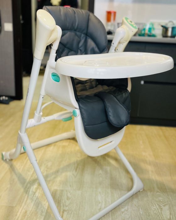 Продам стільчик для годування+гойдалка Carello triumph