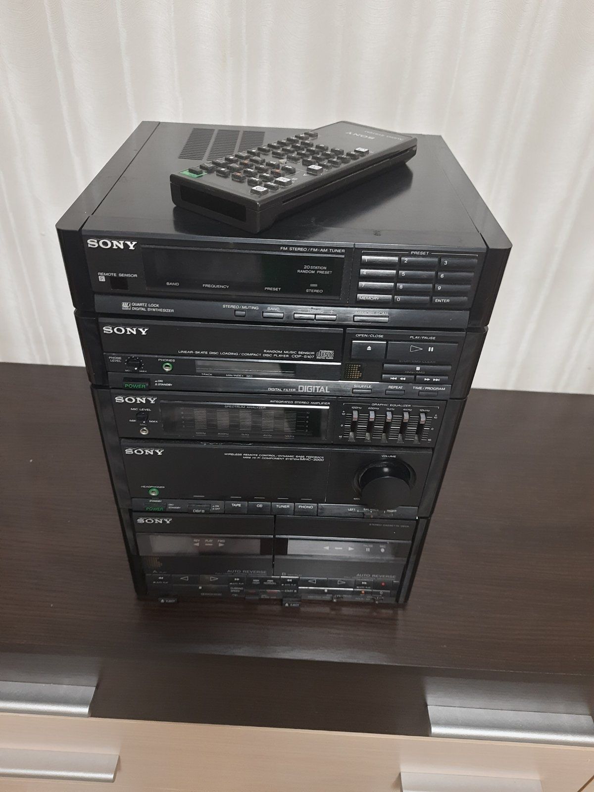 Sony mhc 3000  +,cdp s107,пульт ,мануал, без колонок.