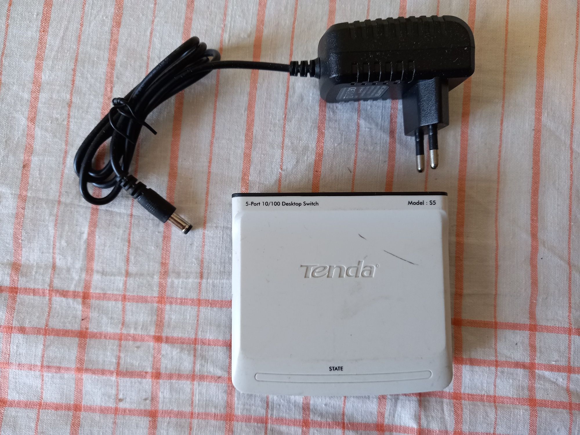 Коммутатор свитч Tenda 5 портов Switch