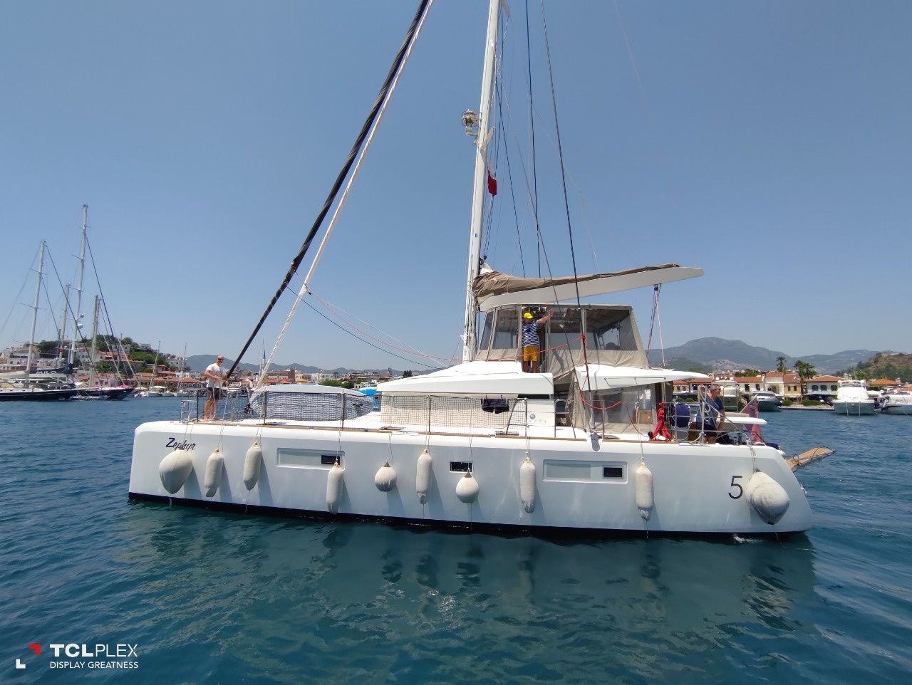 Продаж катамарану Lagoon 52F