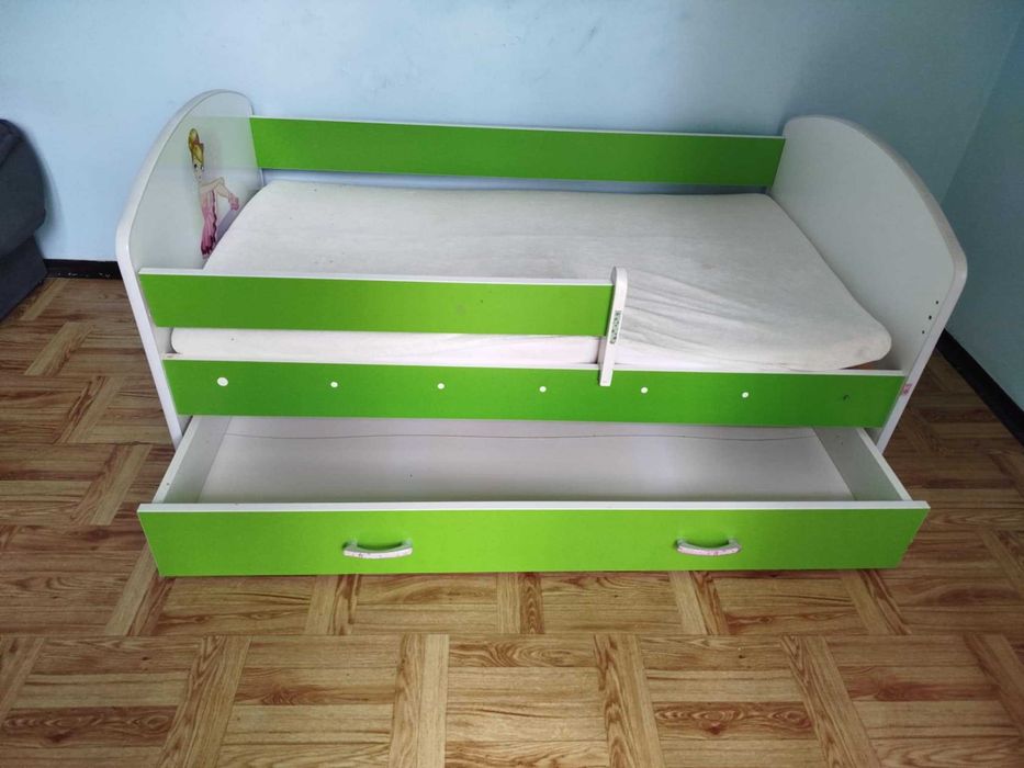 Oddam lózko dla dziewczynki