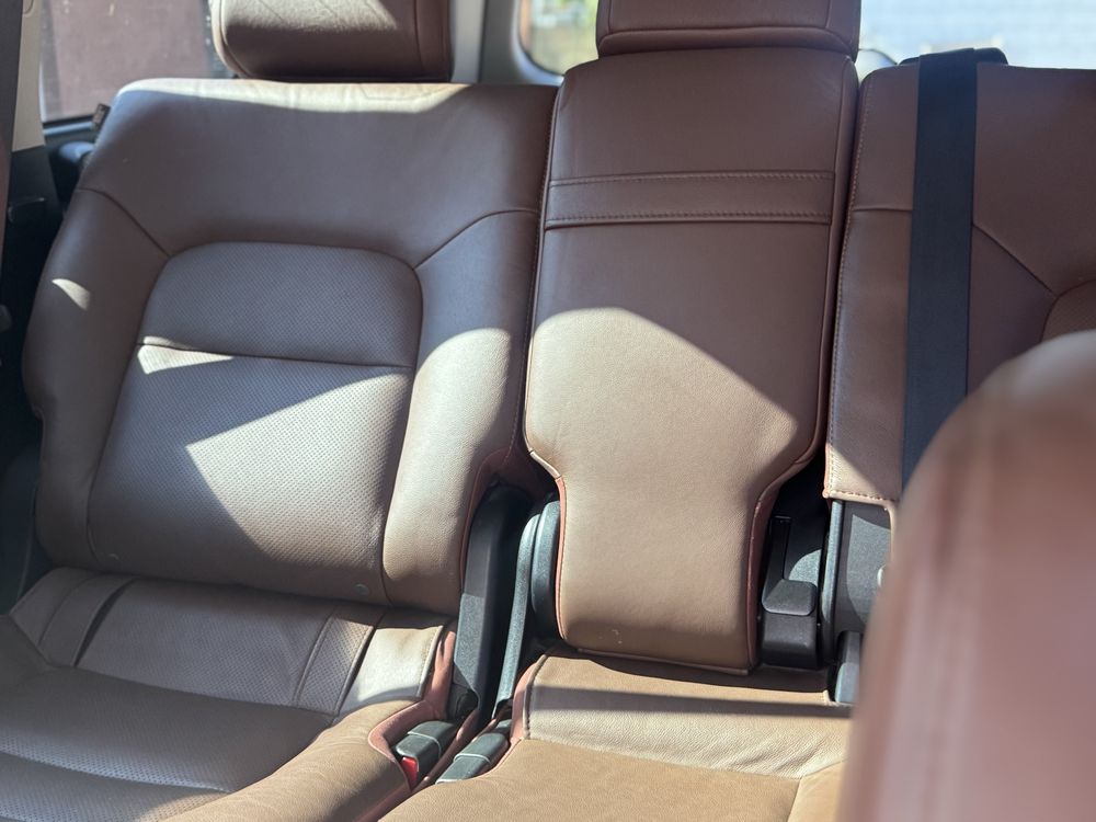 Toyota Land Cruiser 200