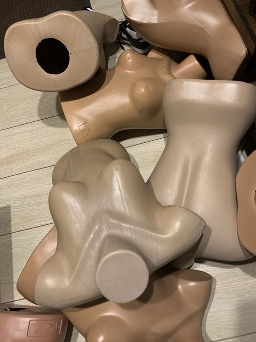 Манікени жіночі половини