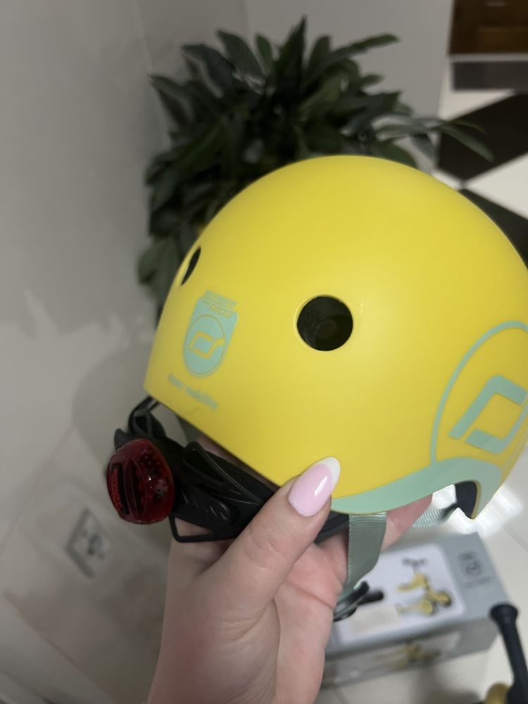 НОВЫЙ детский шлем защитный  Scoot and Ride с фонариком 45-51 см