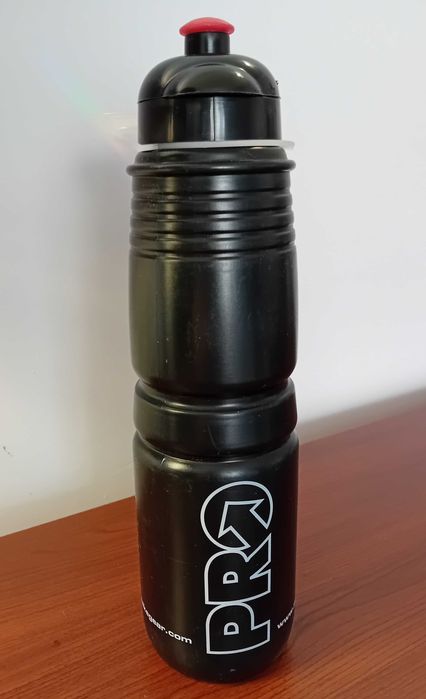 Bidon rowerowy włoskiej firmy ELITE model PRO , poj.850ml /NOWY/.