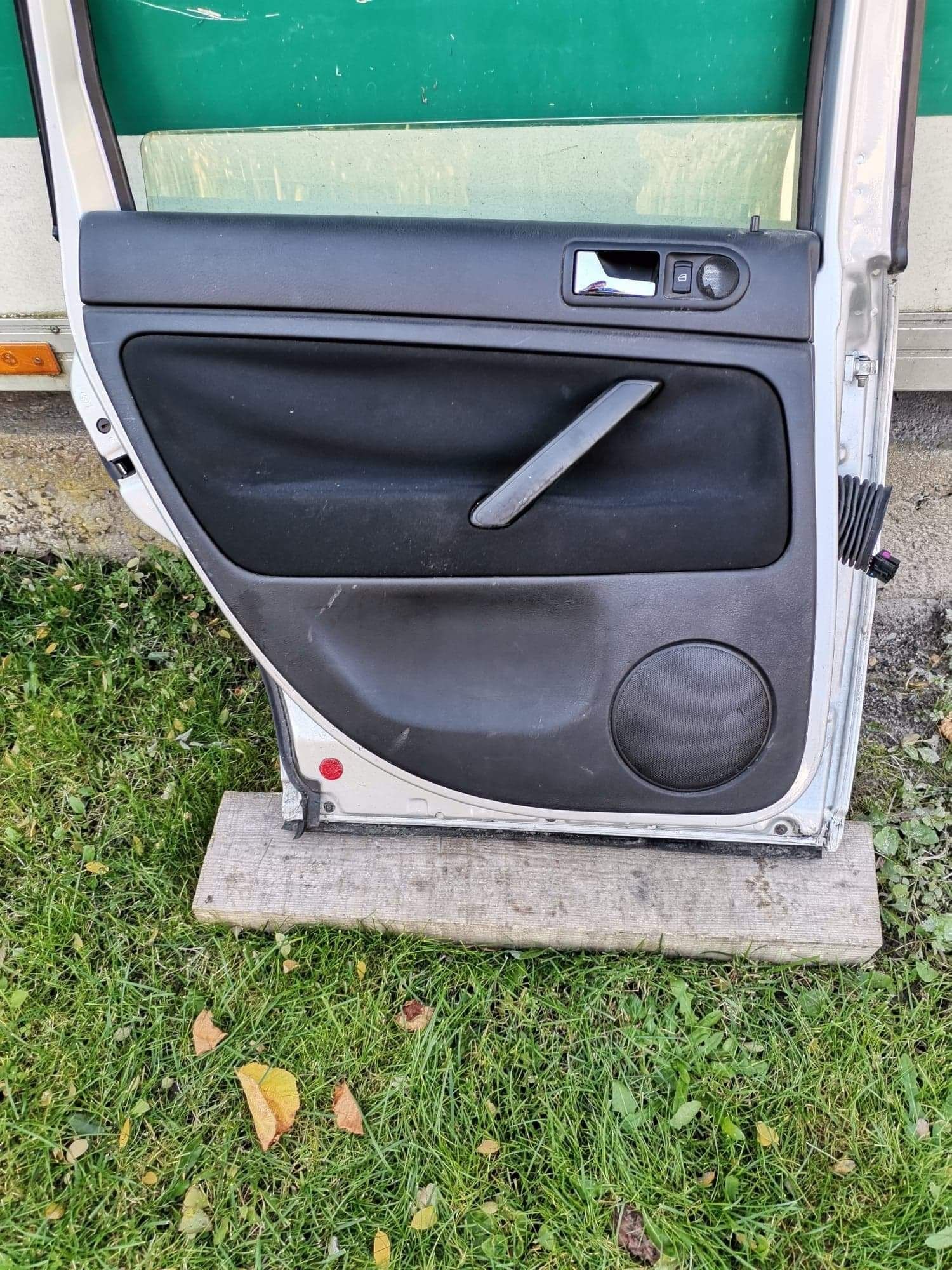 Drzwi tylne lewe VW Passat Combi