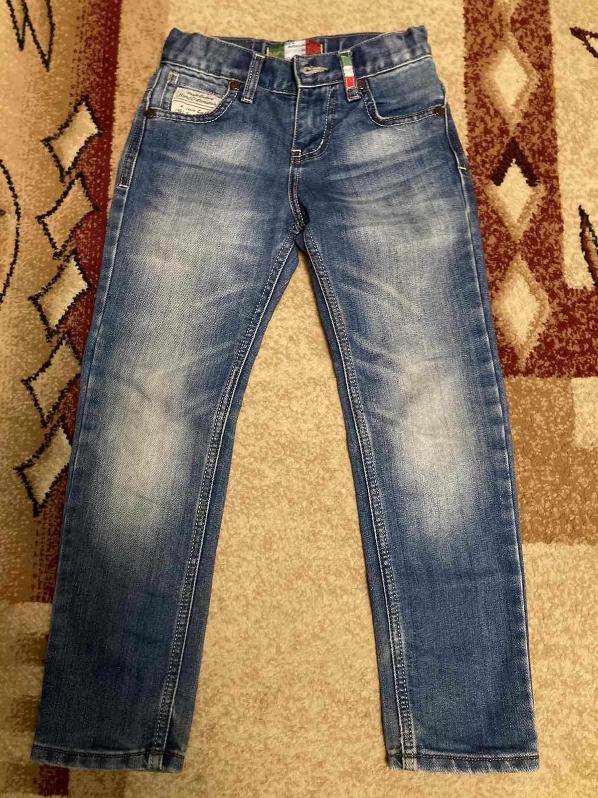 Голубые джинсы Armani  на мальчика 5-6 лет