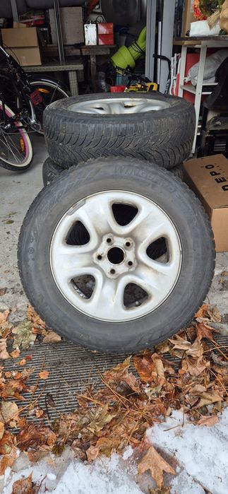 Nexen 235/60R16 Zima