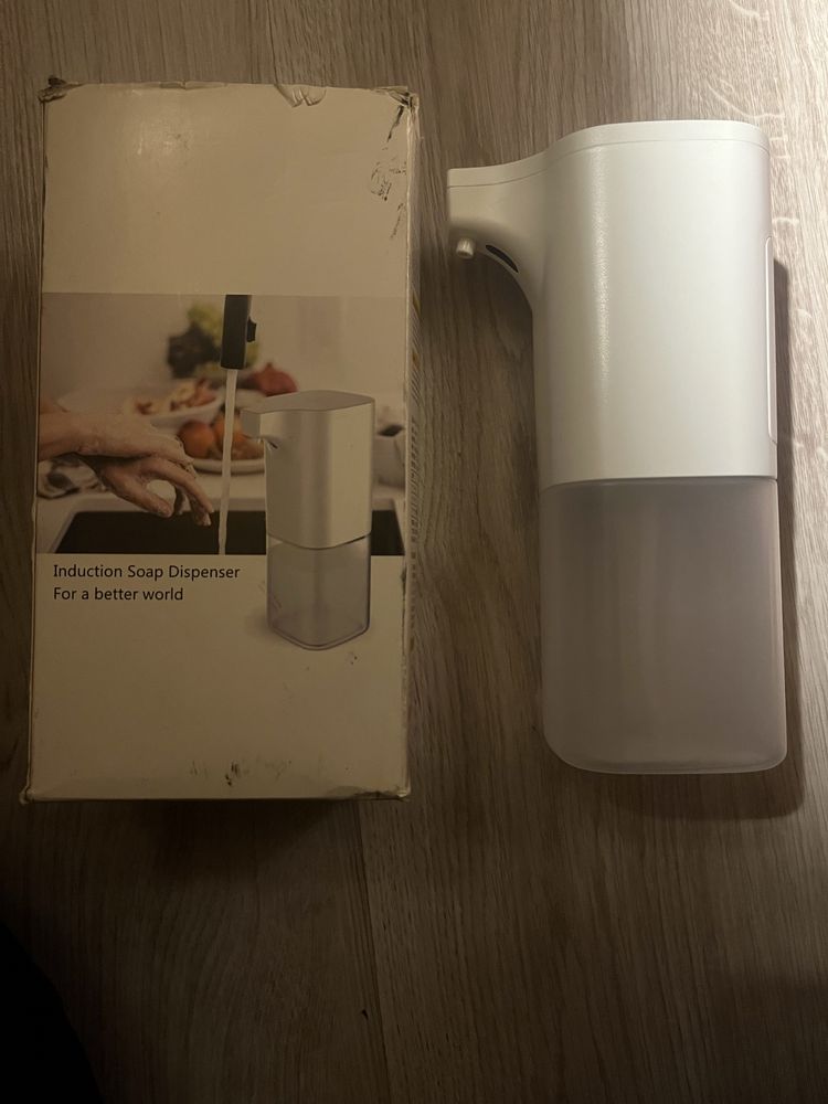Automatyczny pojemnik na mydlo