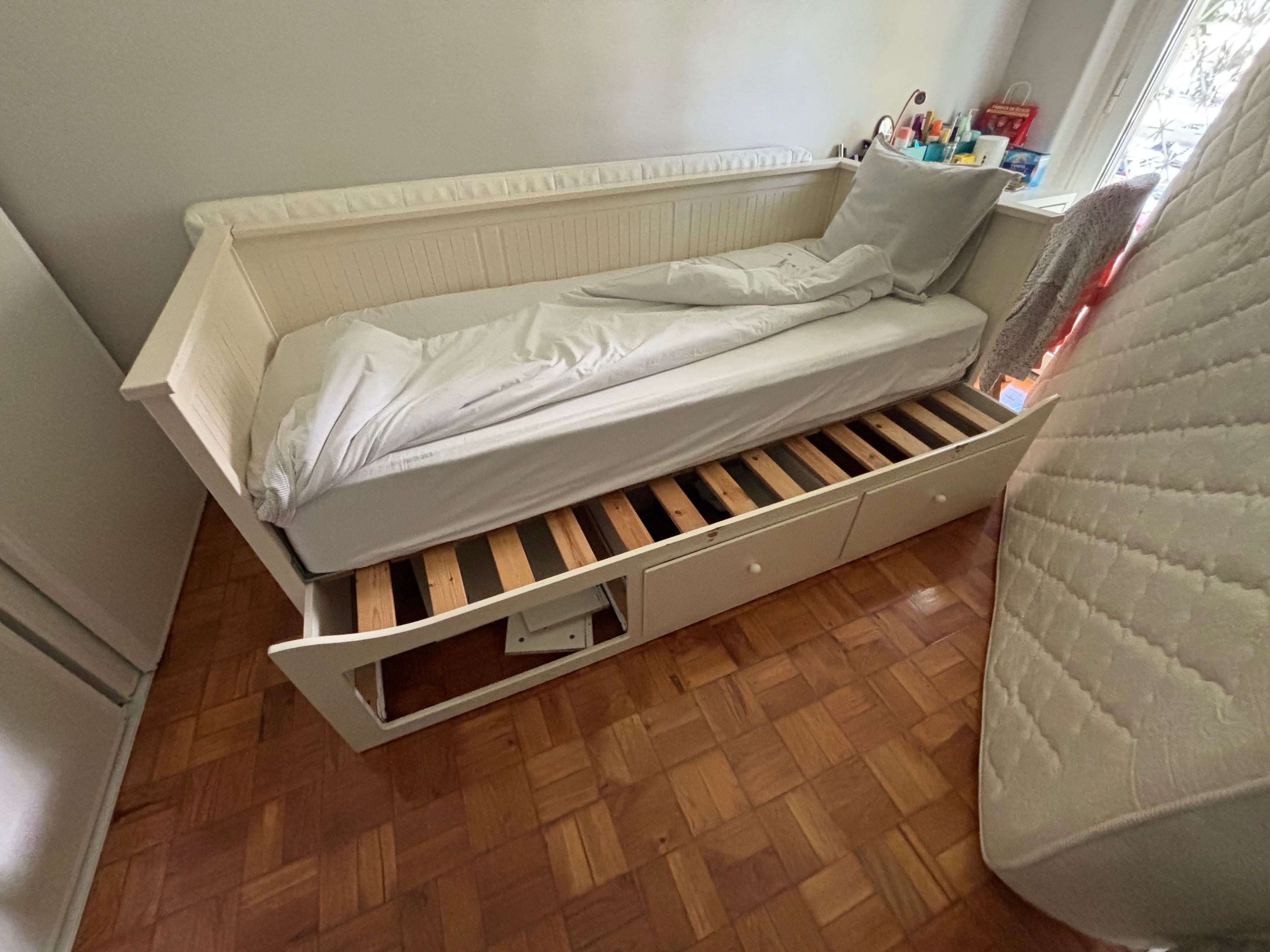 Cama Indv/ dupla com 3 gavetas tipo Hemnes ou Brimnes