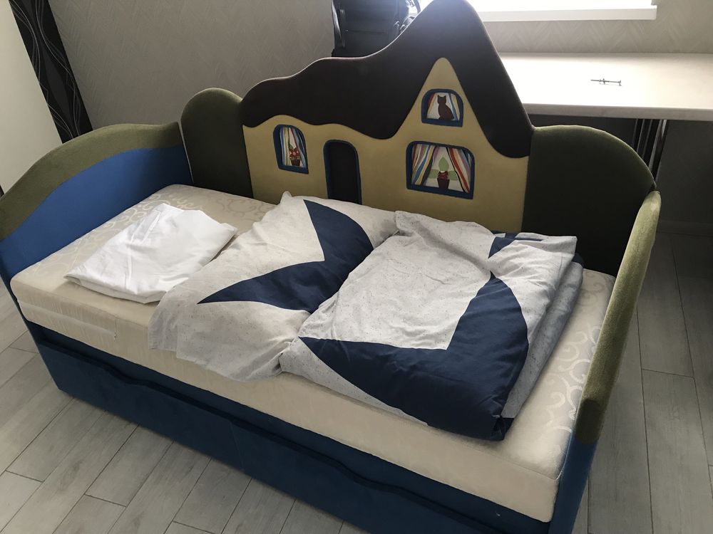 Кровать ламели+матрас+комплект: постель, подушка, одеяло