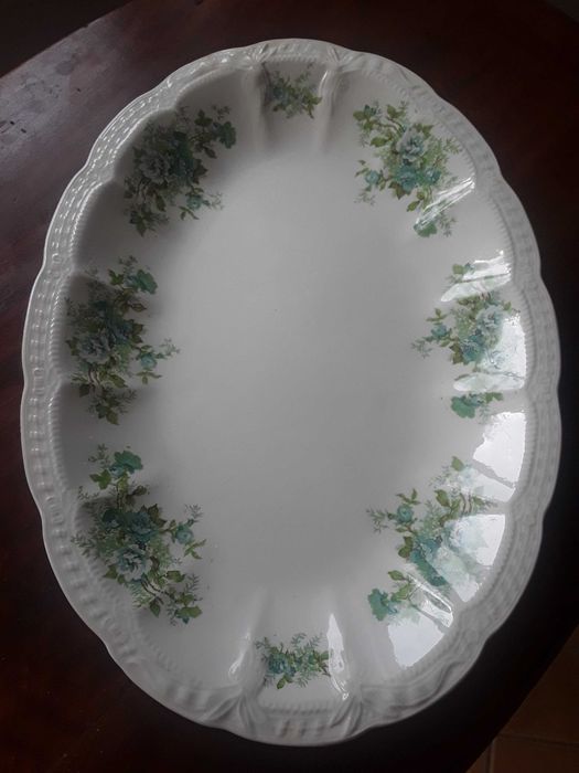 Travessa antiga em louça