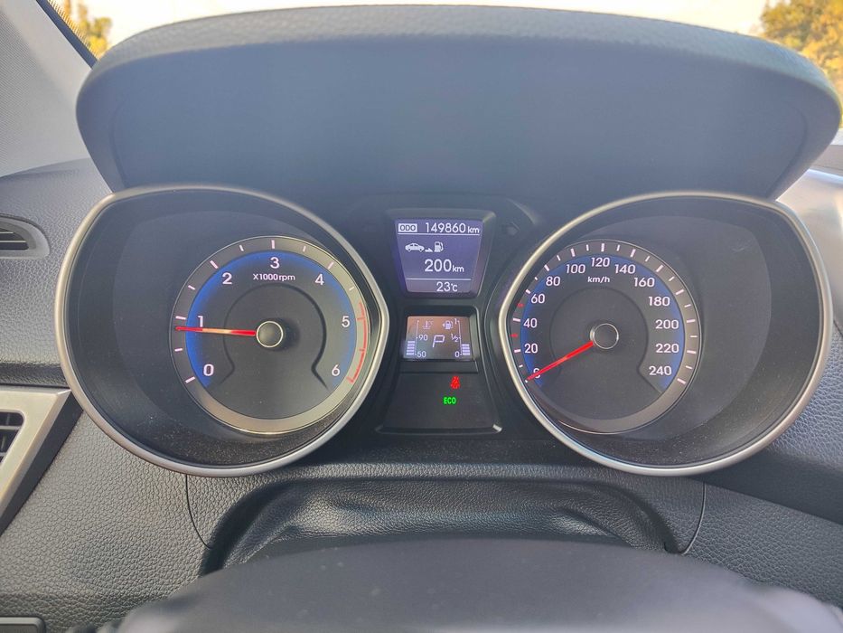 Продам Hundai i30 2013 (2014). Автомат, 1.6 л Дизель.