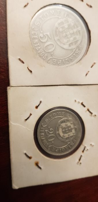 Vendo sa duas moedas em conjunto.