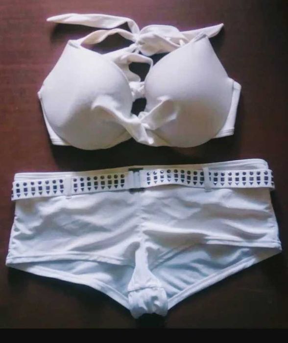 Белый  купальник