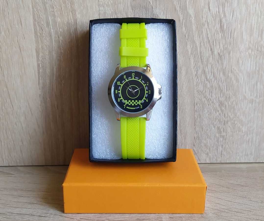 Nowy sportowy zegarek analogowy *Green*