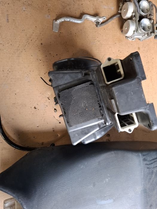 Kawasaki  gpx 750r  czesci gazniki airbox