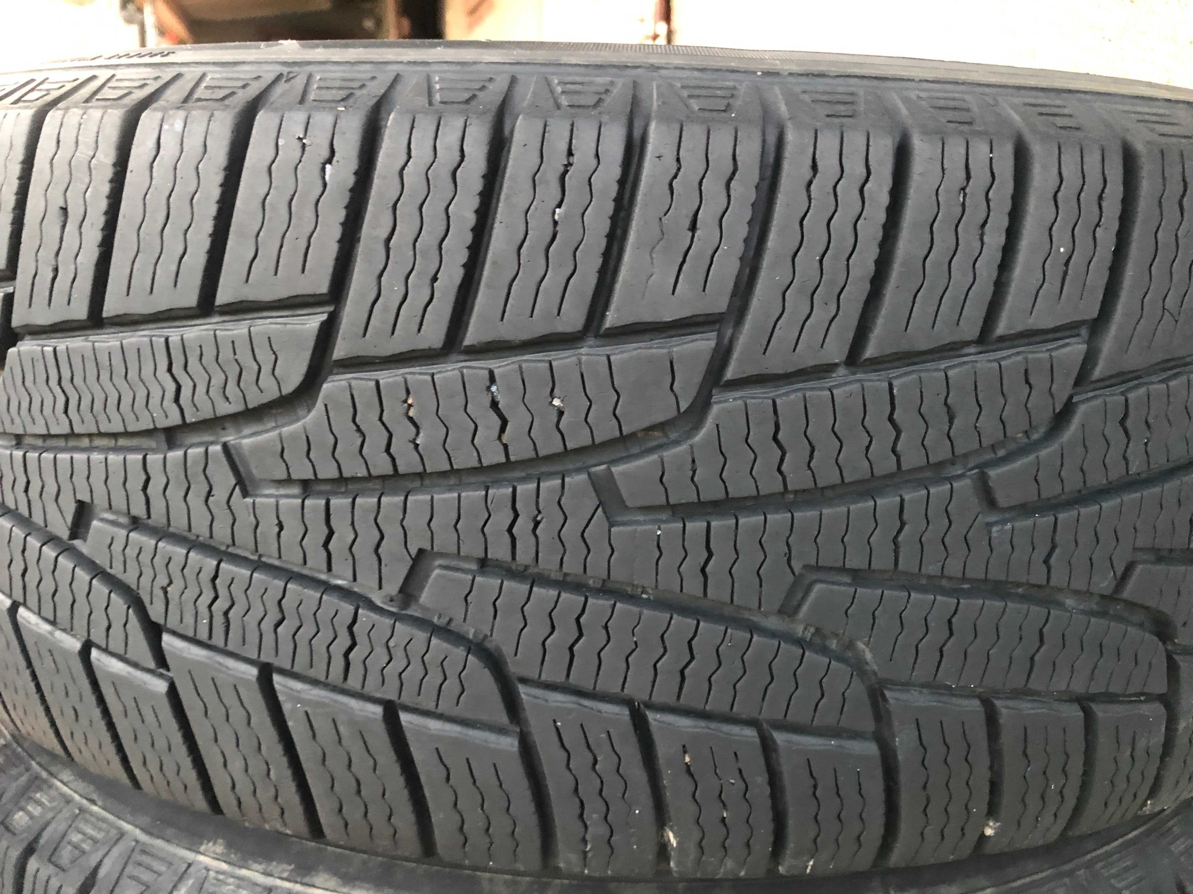 Продам шини 235/65 R17 Kumho I’zen