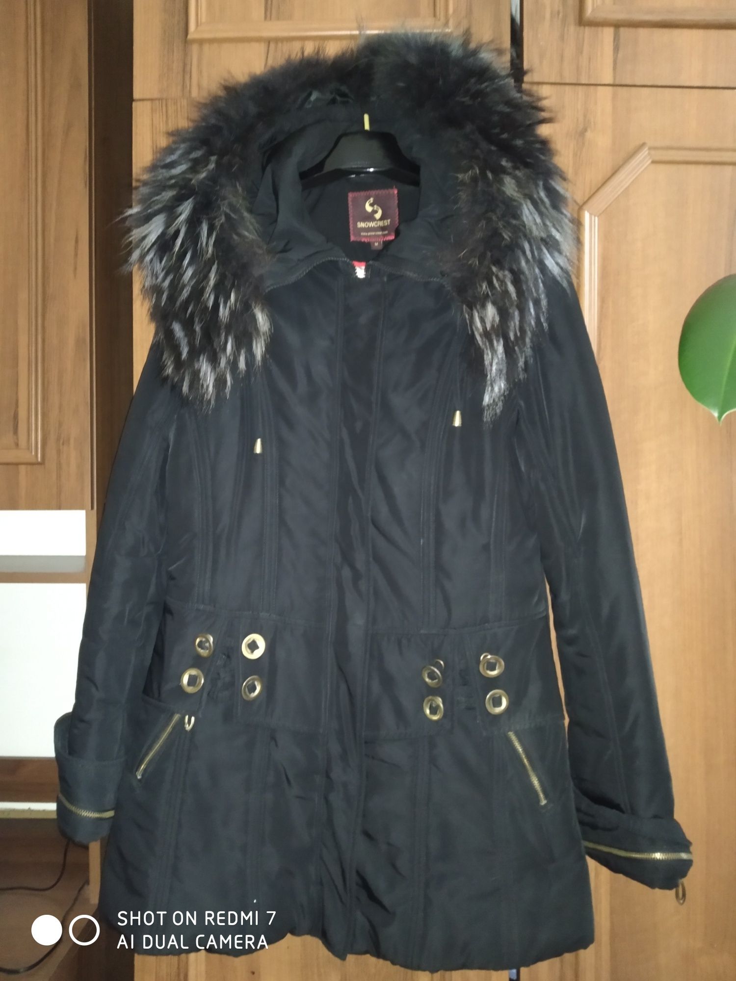 Куртка зимняя с натуральным мехом 48 размер.