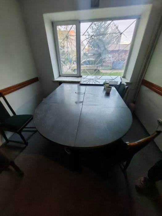 Офісні меблі  в хорошому стані