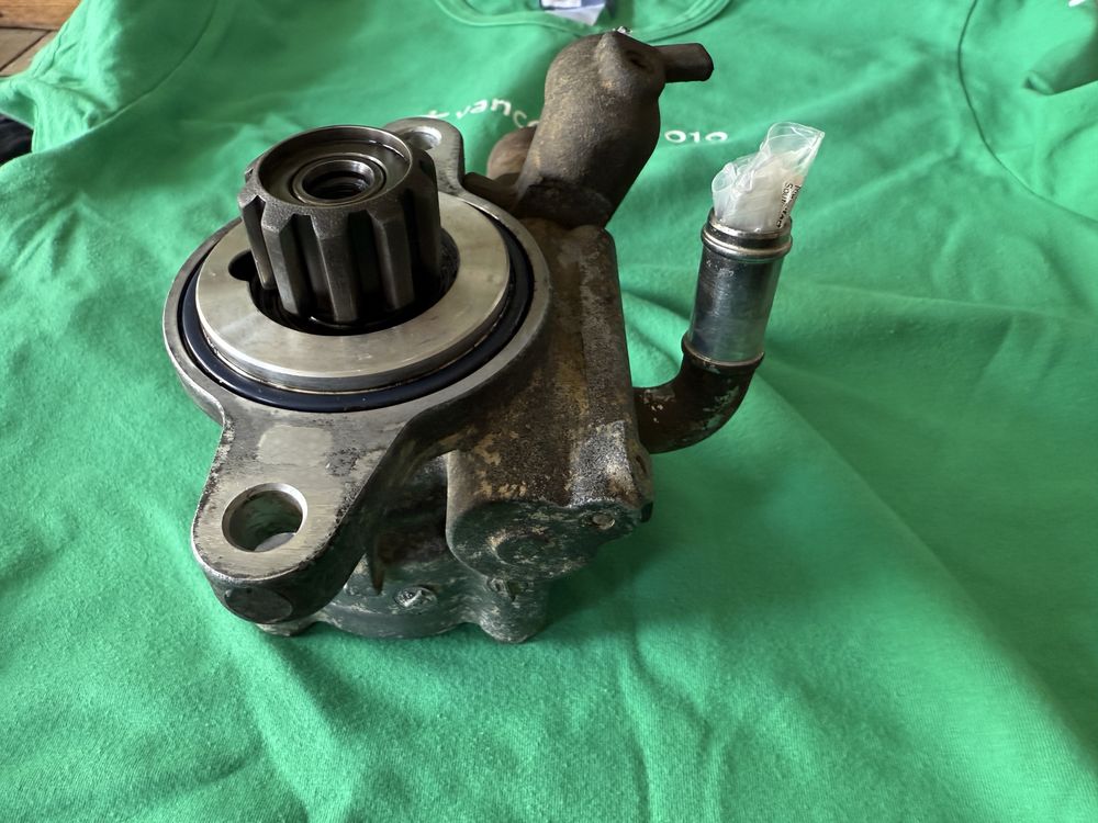 Pompa wspomagania kierownicy Toyota J150 3.0 Land Cruiser