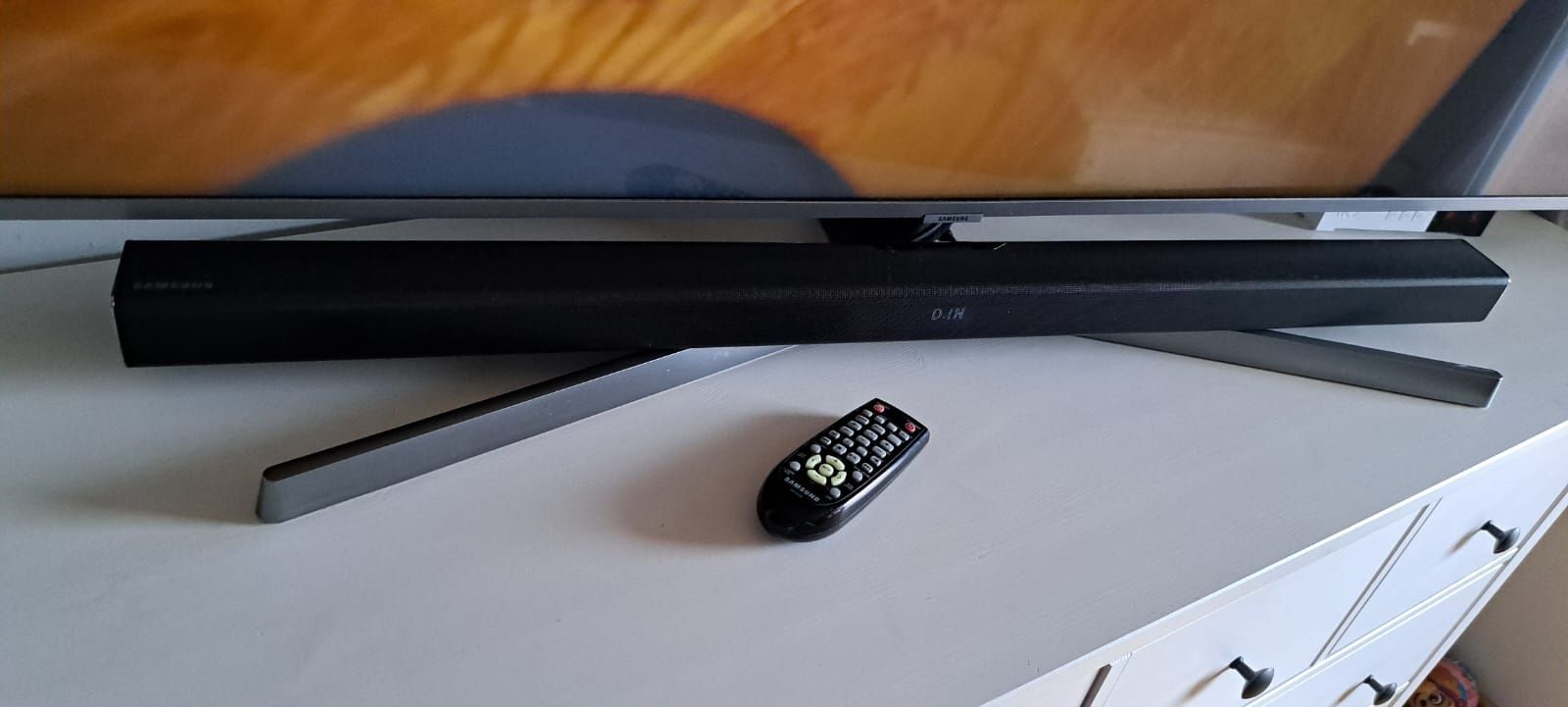 Soundbar Samsung HW-F550 subofer bluetooth