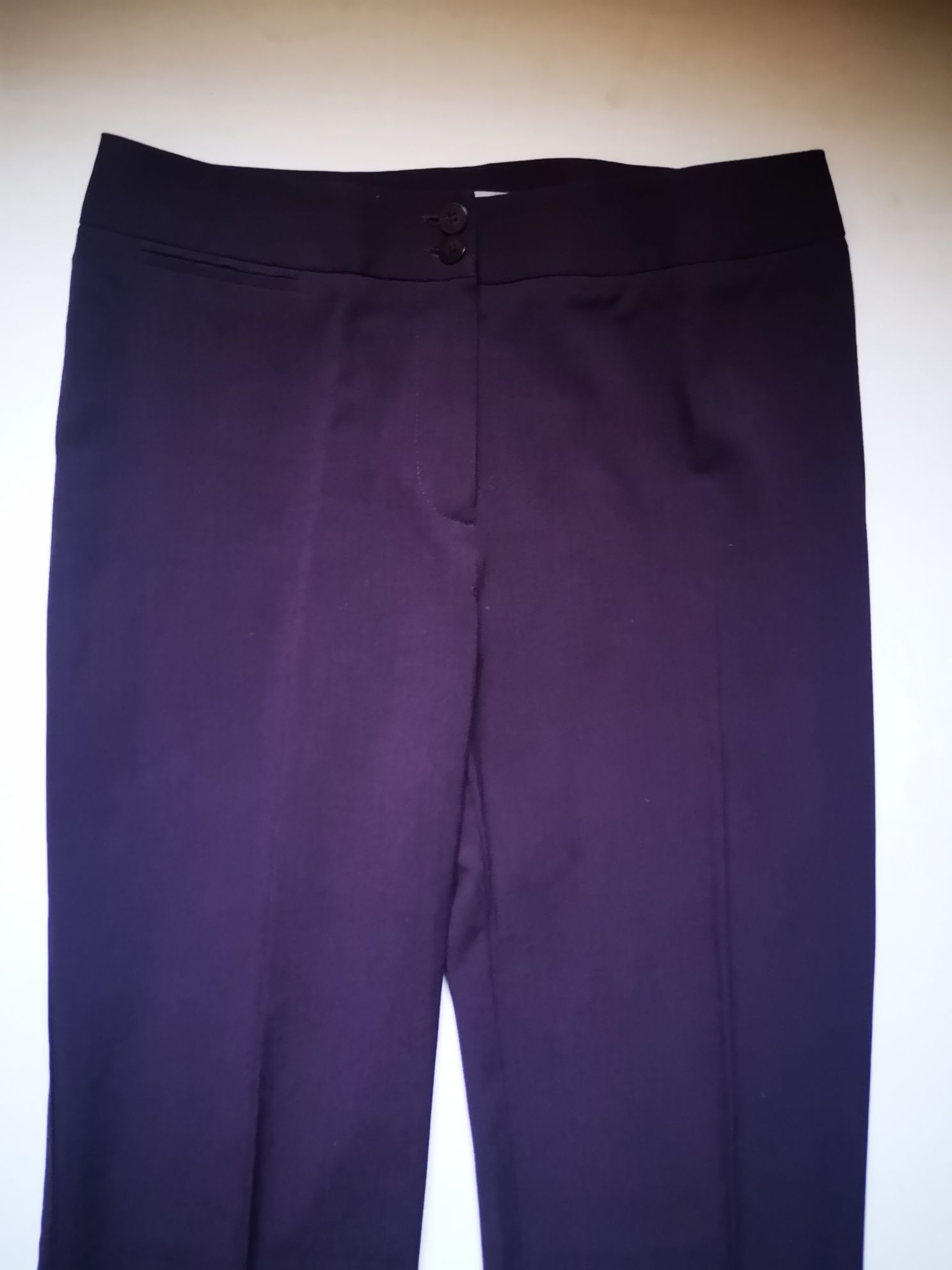 Жіночій комплект фіолетові класичні брюки, шифонова майка, сорочка