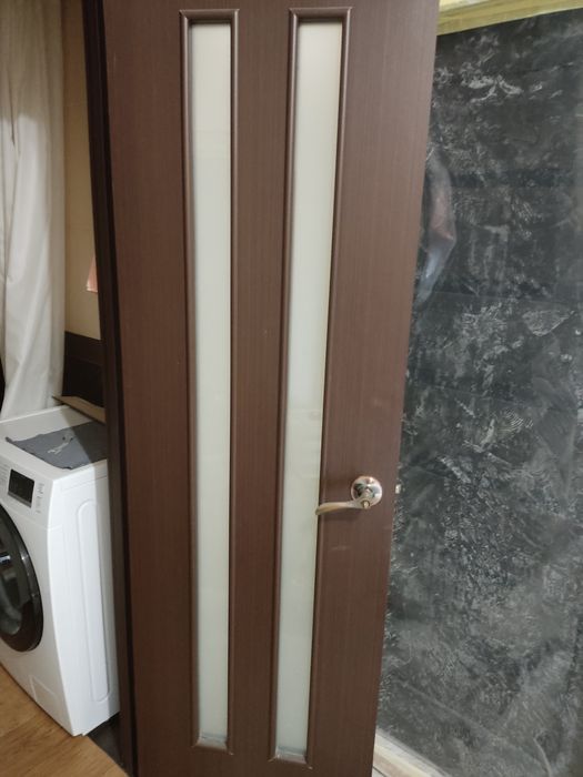 Продам срочно міжкімнатні двері.
