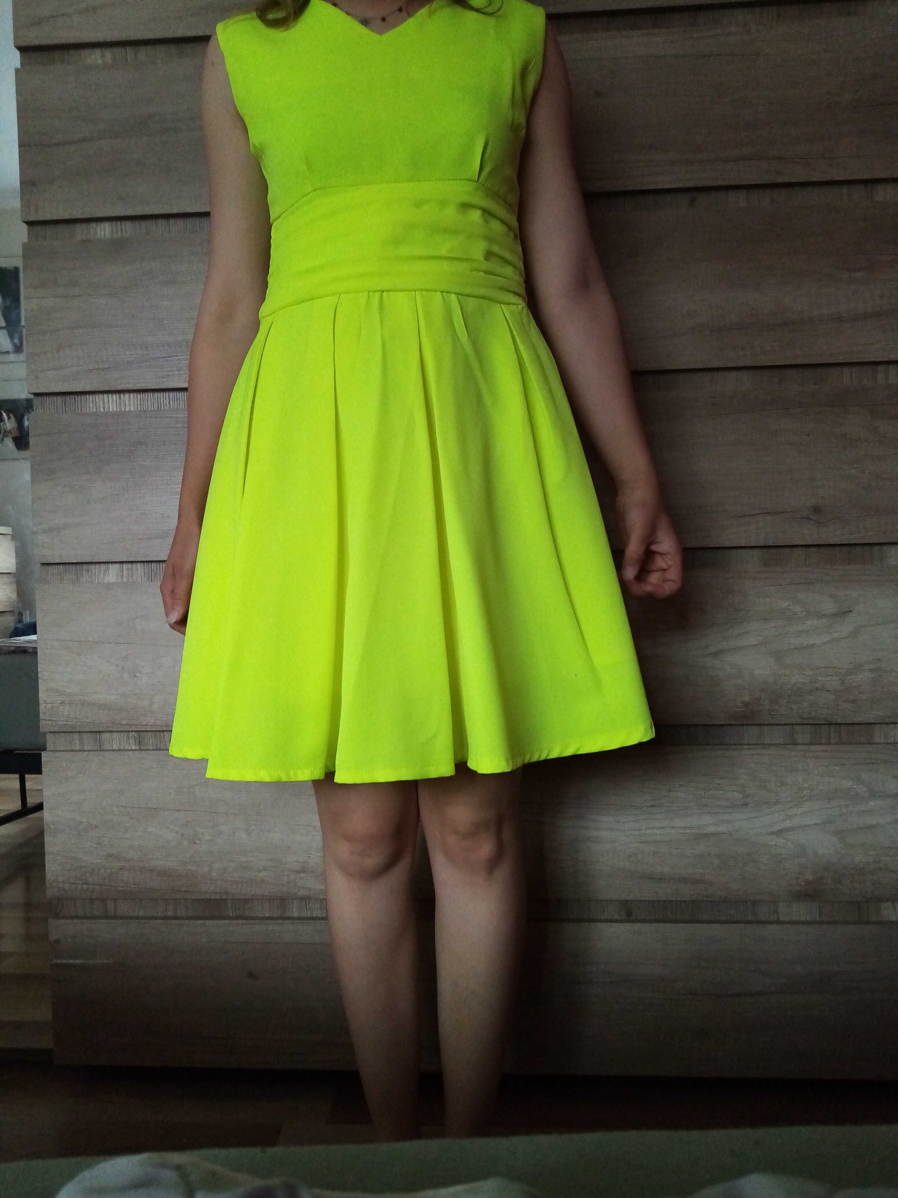 Neonowa sukienka