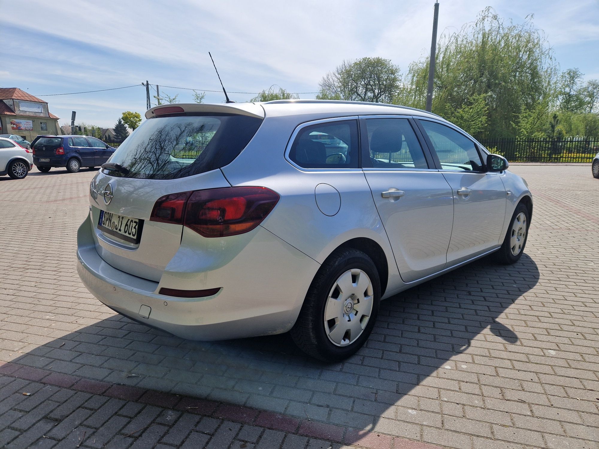 Opel Astra J 1.6 116Km Bixenon! Skórzana tapicerka LED Sprowadzona