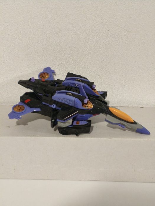 Transformers takara 2001 hasbro Skywarp robot figurka