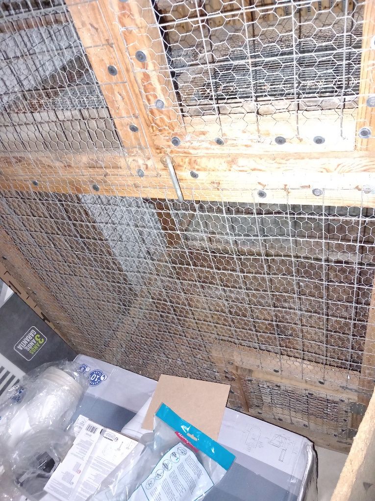 Gaiola com roda, está dividida em três