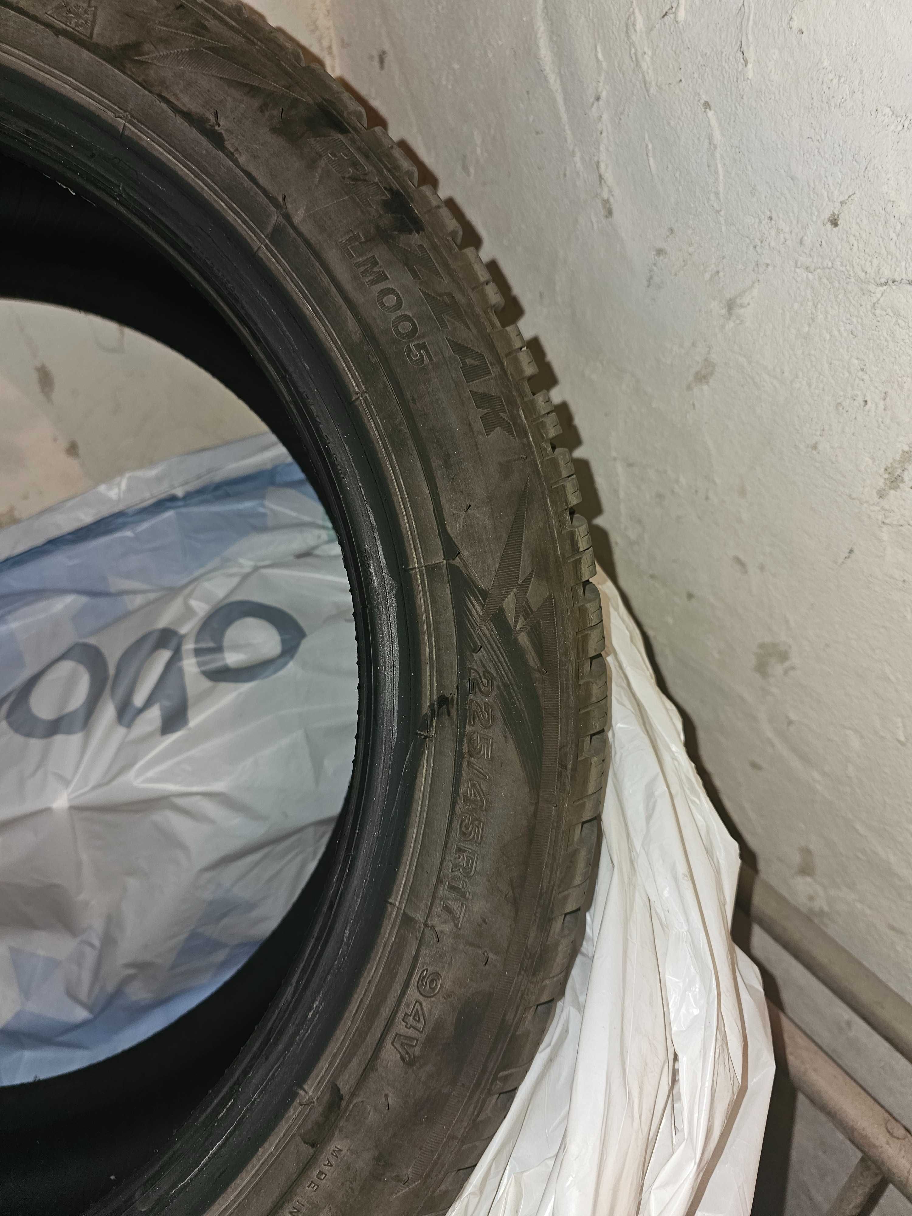 Używane opony zimowe Bridgestone 17"