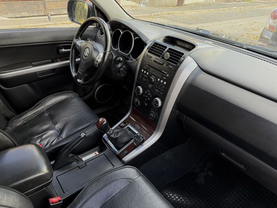 Suzuki Grand Vitara II 2.0 benzyna 140 KM Deluxe 2007 (salon Polska)