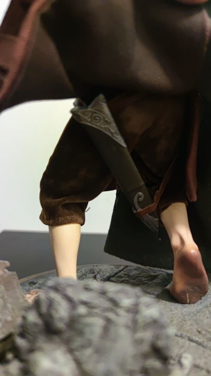 Figura colecionável Frodo Baggins (Escala 1/4) - Lord of The Rings