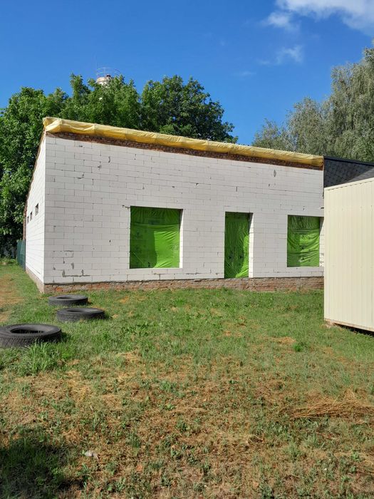 Продам не добудоване приміщення в центрі м. Заводське