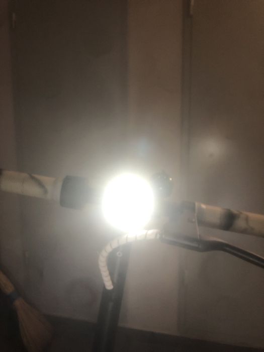 Електросамокат Xiaomi Essential;причина прожажу хочу новий купити